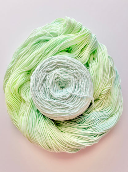 Echeveria | 4 Ply Cotton (Ready to Ship)