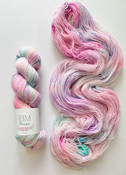 Lumicorn I 4ply and 8ply (Select Your Base)
