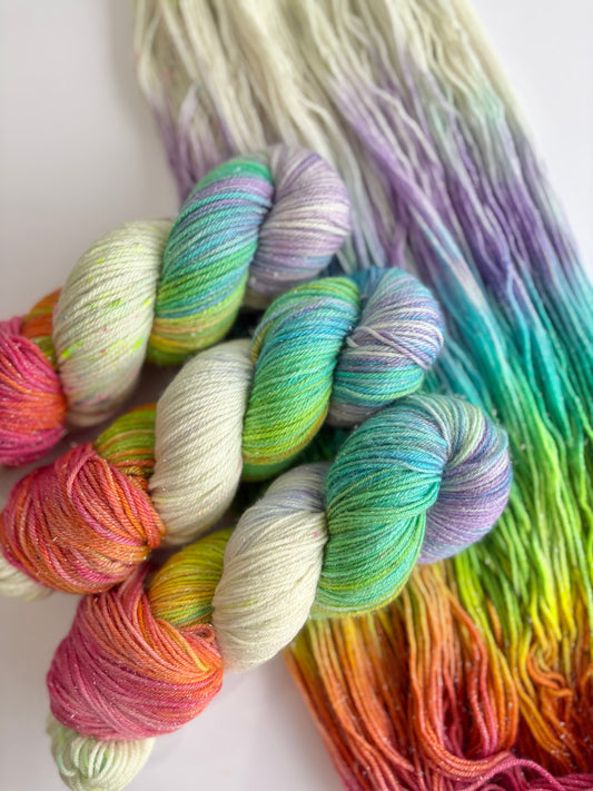 Rainbow Sparkle - Merino/ nylon/stellina