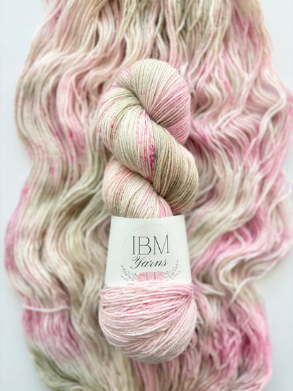 Strawberry Shortcake - SOCK Merino/ Nylon/ Stellina