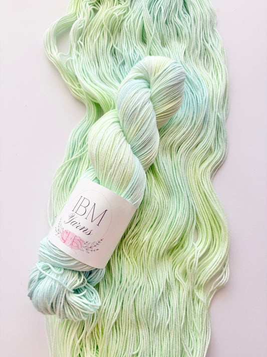 Echeveria | 4 Ply Cotton (Ready to Ship)