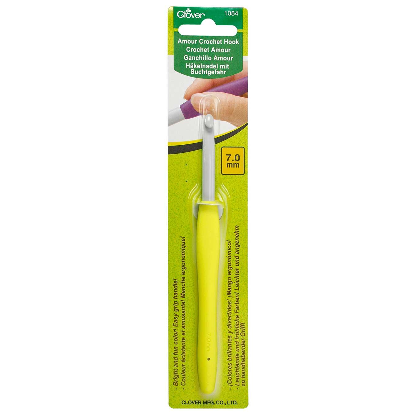 Clover Amour Crochet hooks - IBM Yarns